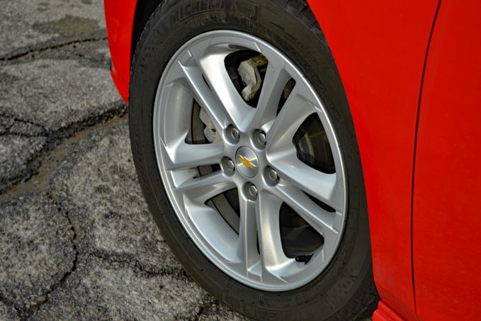 2017 Chevrolet Cruze LT Hatchback Review: Winter Road Trip Edition