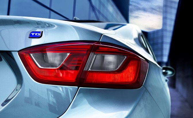 How the 2017 Chevrolet Cruze Diesel Gets 52 MPG