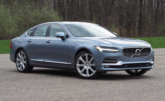 2017 Lincoln Continental vs. 2017 Volvo S90