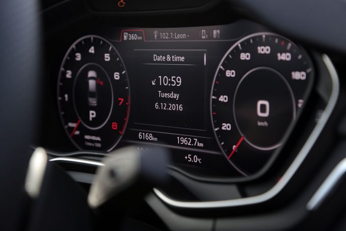 ​2017 Audi A4 vs 2017 Mercedes-Benz C300