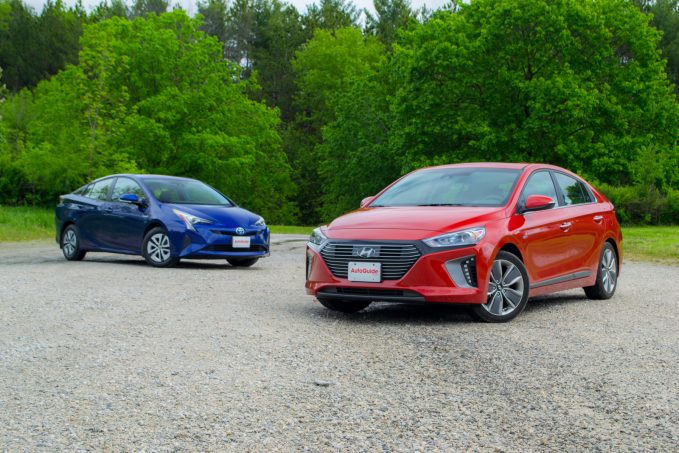 2017 Toyota Prius vs Hyundai Ioniq Hybrid