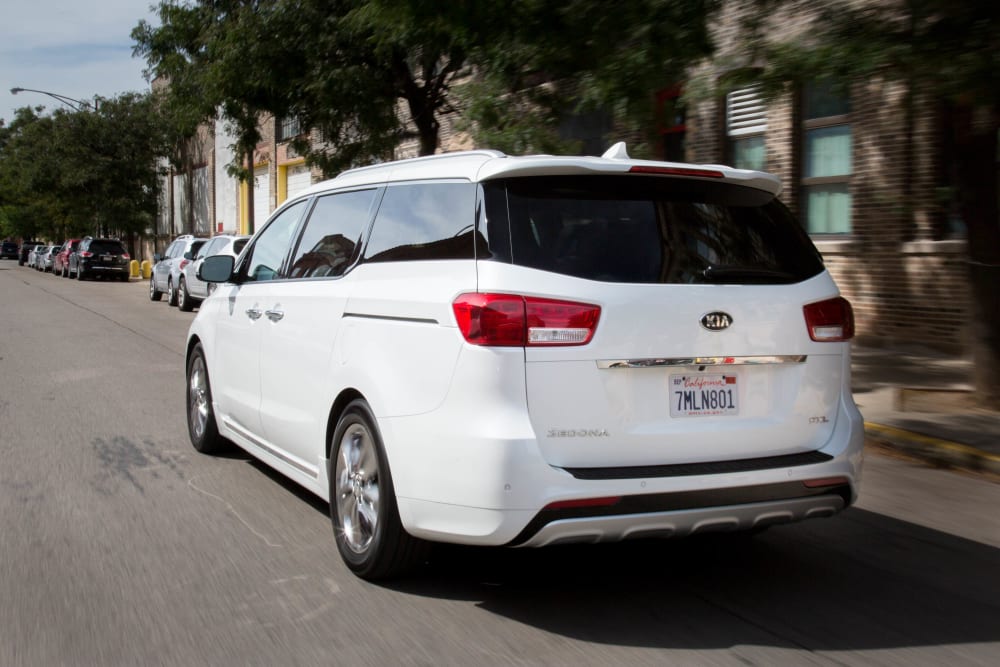 2016 Kia Sedona Photo Gallery