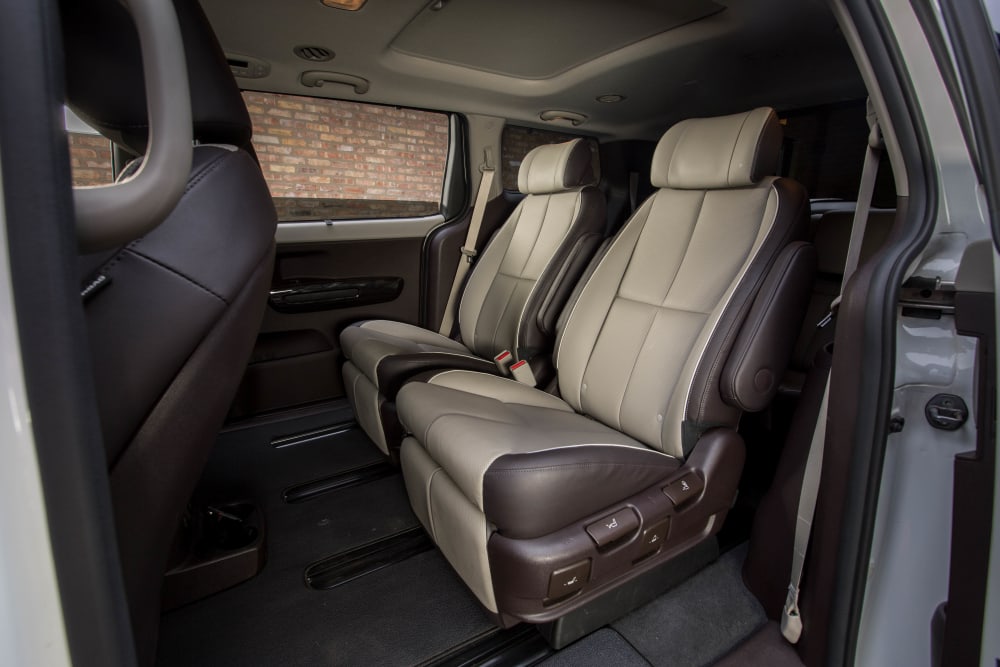 2016 Kia Sedona Photo Gallery