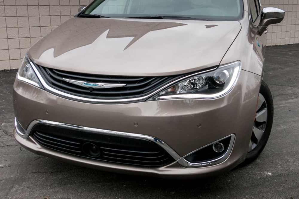 2017 Chrysler Pacifica Hybrid:  AutoAfterWorld