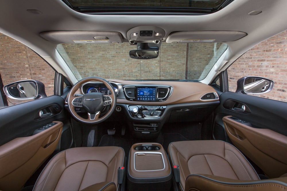 2017 Chrysler Pacifica Photo Gallery