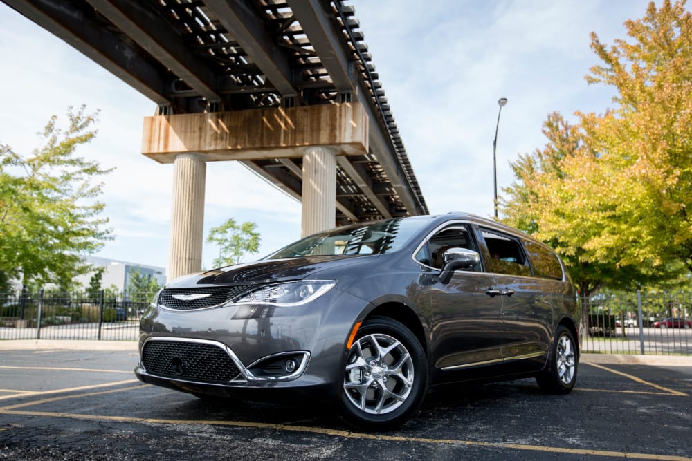 2017 Chrysler Pacifica Photo Gallery