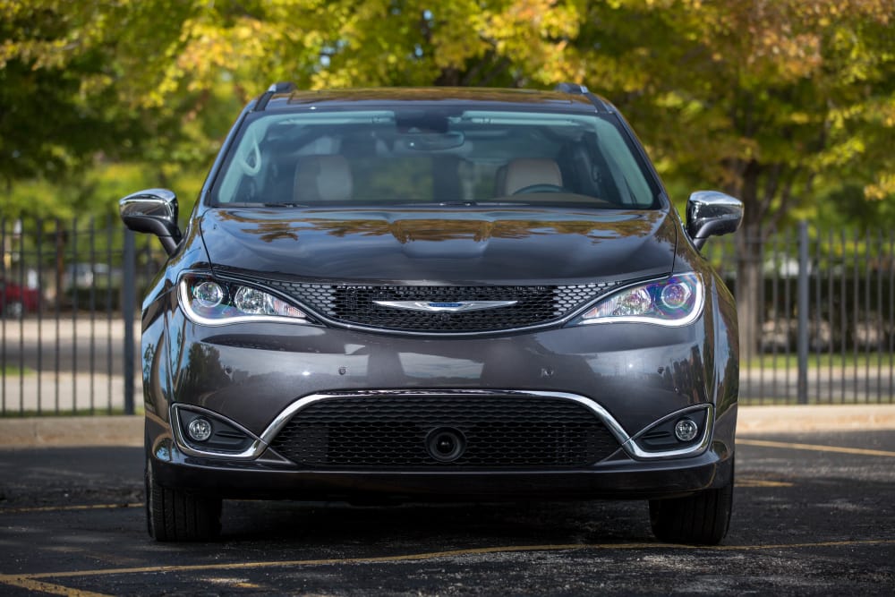 2017 Chrysler Pacifica Photo Gallery