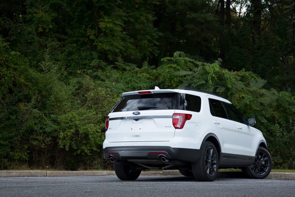 2017 Ford Explorer Photo Gallery