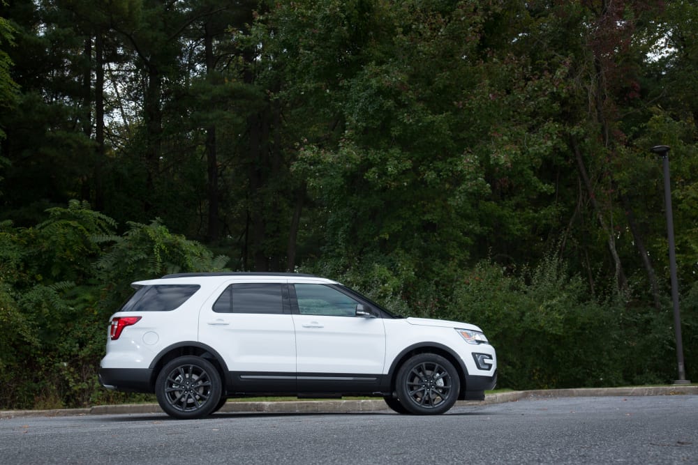 2017 Ford Explorer Photo Gallery