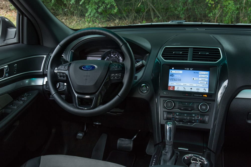 2017 Ford Explorer Photo Gallery