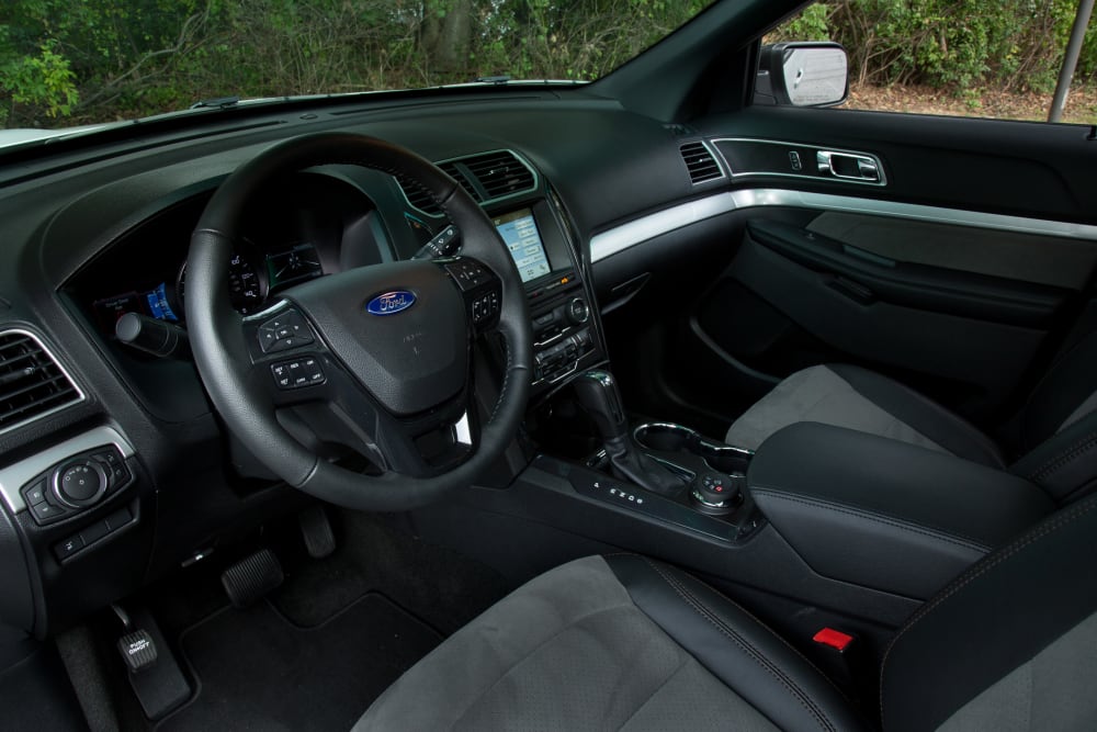 2017 Ford Explorer Photo Gallery