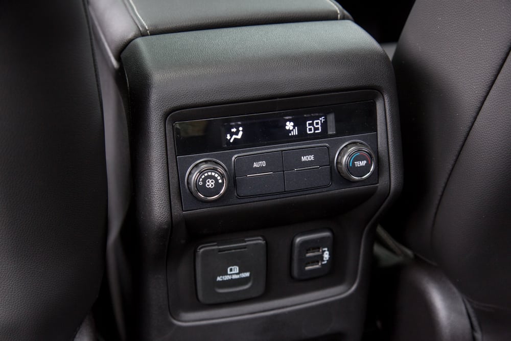 2017 GMC Acadia Photo Gallery