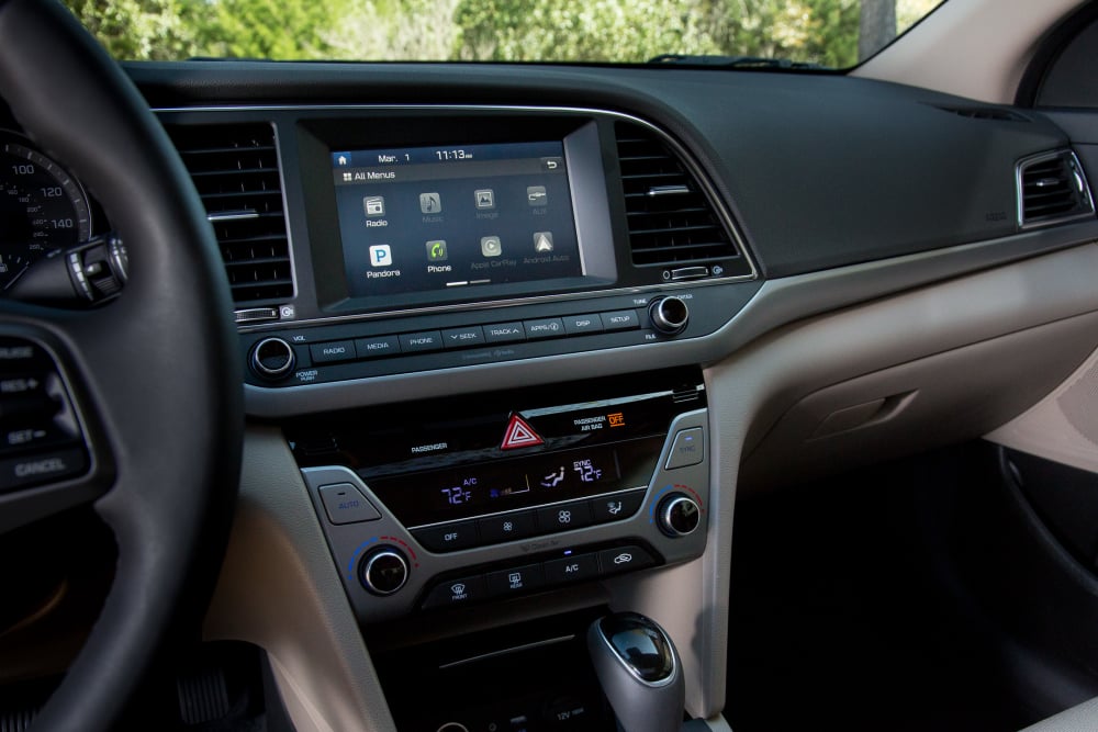2017 Hyundai Elantra Review: Photo Gallery