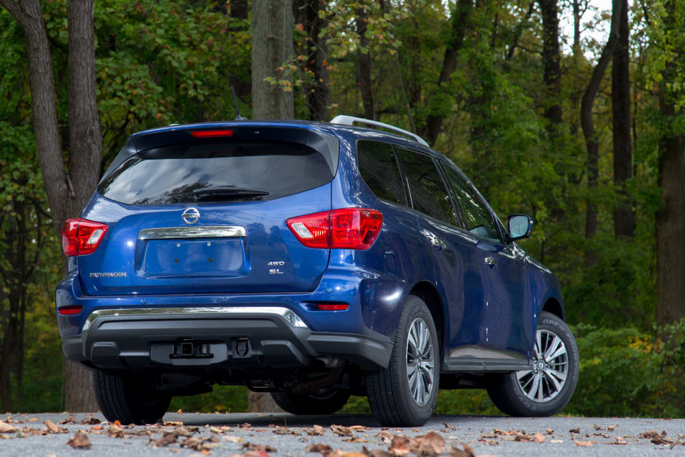 2017 Nissan Pathfinder Photo Gallery