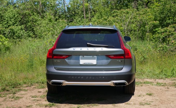 2017 Volvo V90 Cross Country Review