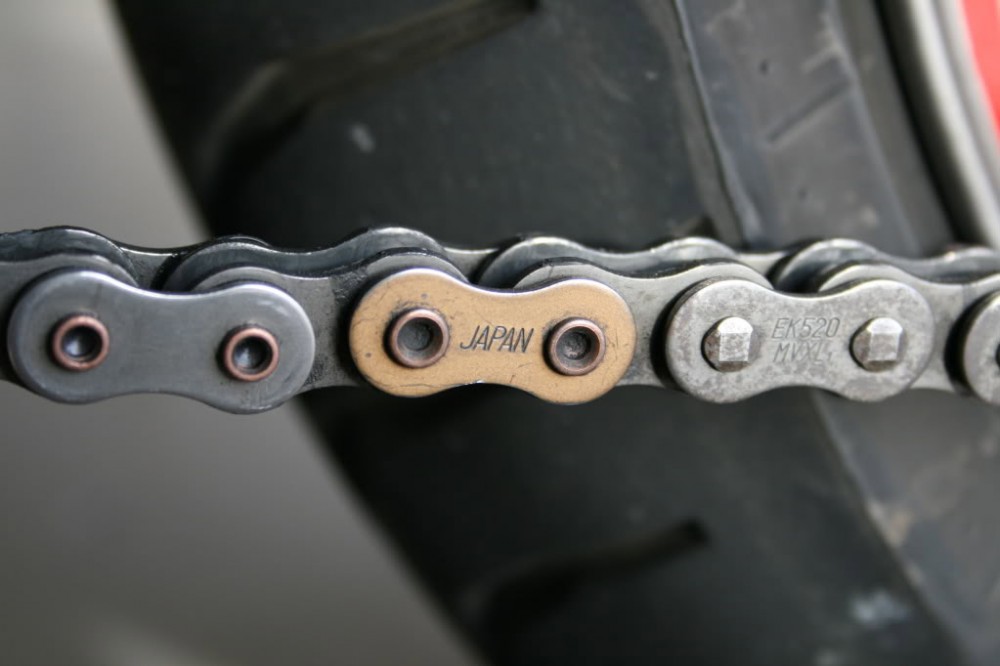 How to-maintain motorcycle chain and sprocket