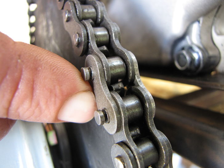 How to-maintain motorcycle chain and sprocket