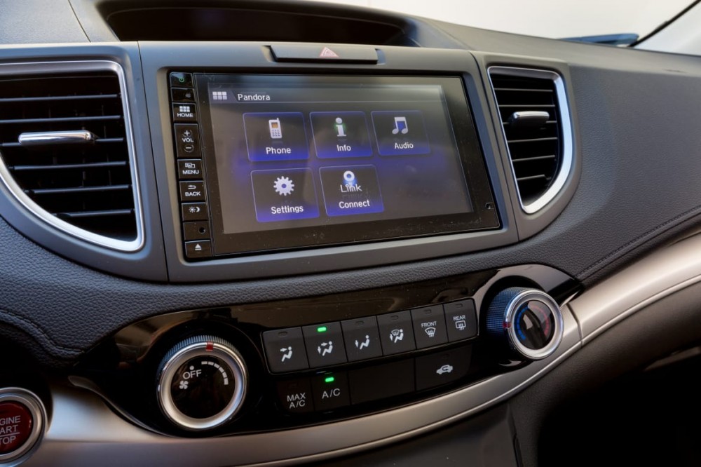 The 2016 Compact SUV Challenge: Multimedia Winners and Losers