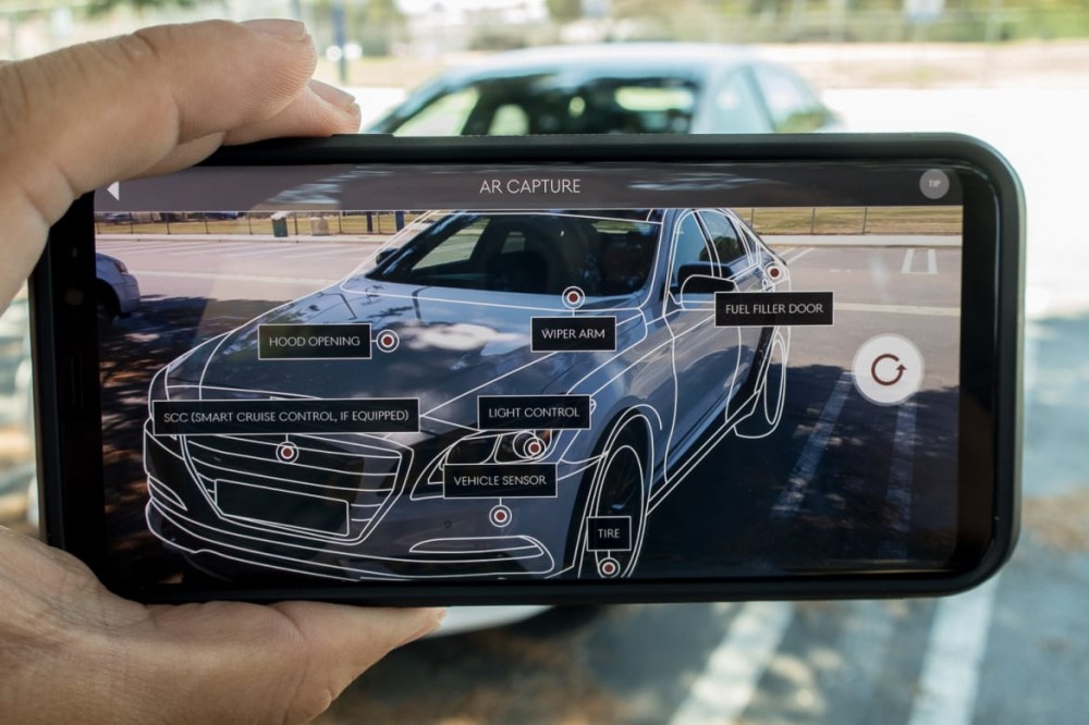 2017 Genesis G80, G90 &apos;Augmented Reality&apos; Manual: Tested