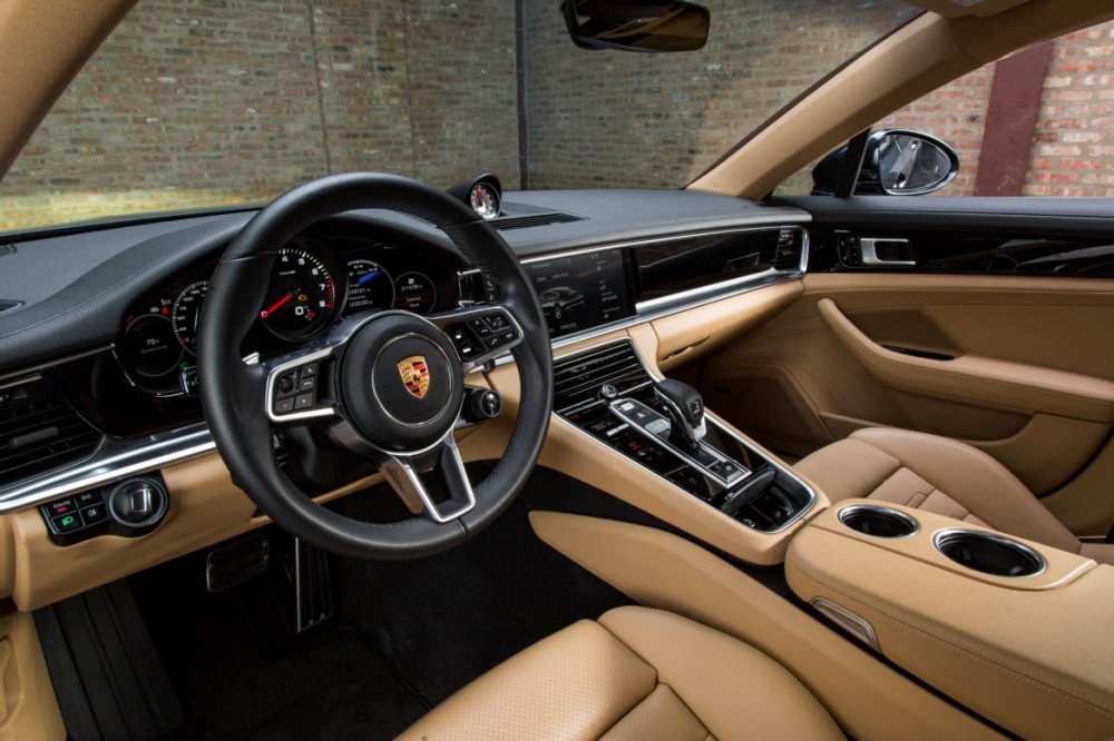 2017 Porsche Panamera:  AutoAfterWorld