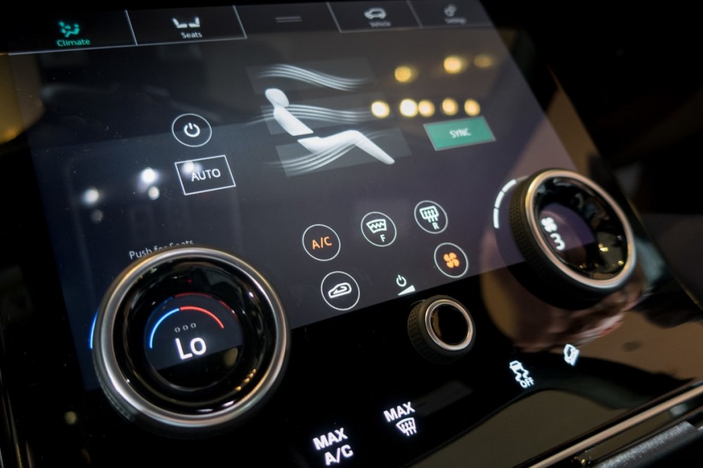 Hands On With Land Rover Range Rover Velar Touchscreens