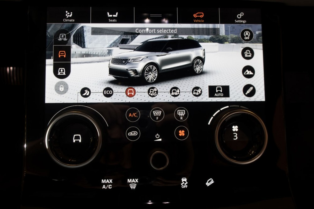 Hands On With Land Rover Range Rover Velar Touchscreens