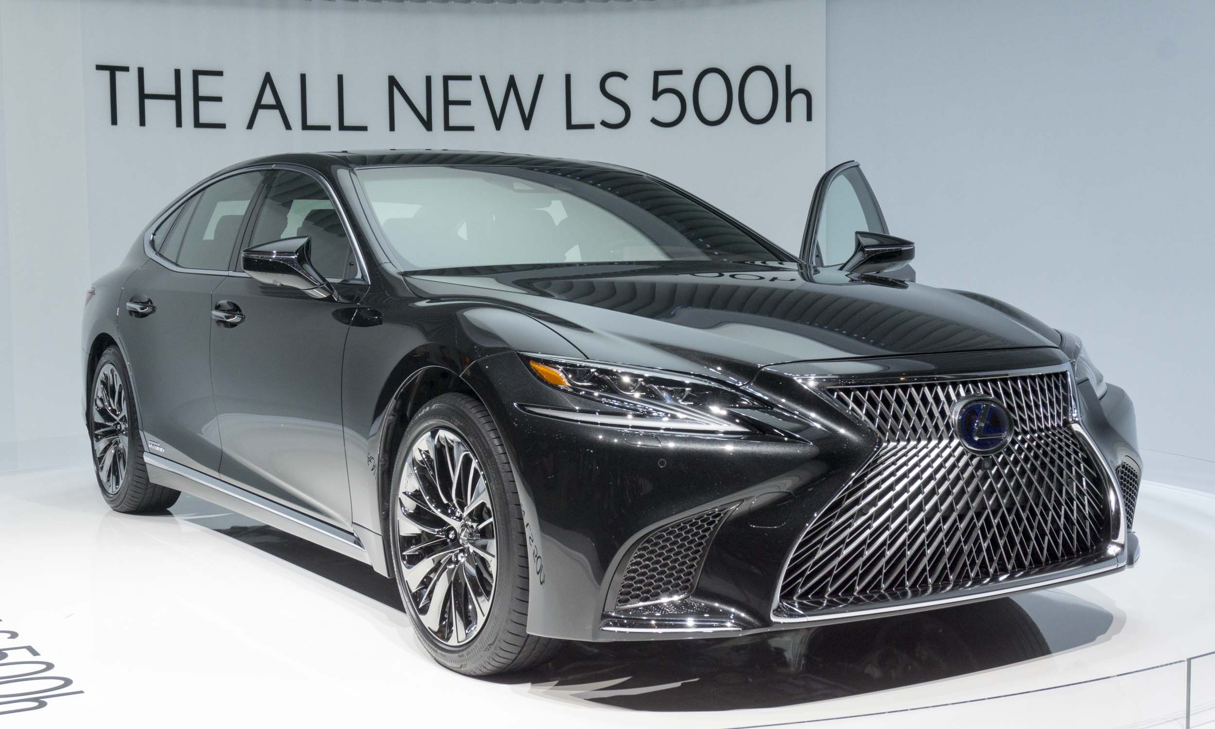 2017 Geneva Motor Show: Luxury Cars