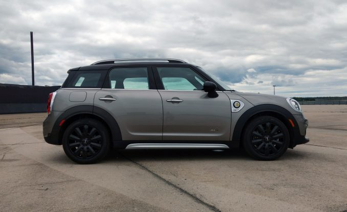 2018 MINI Cooper SE Countryman Plug-In Hybrid Review