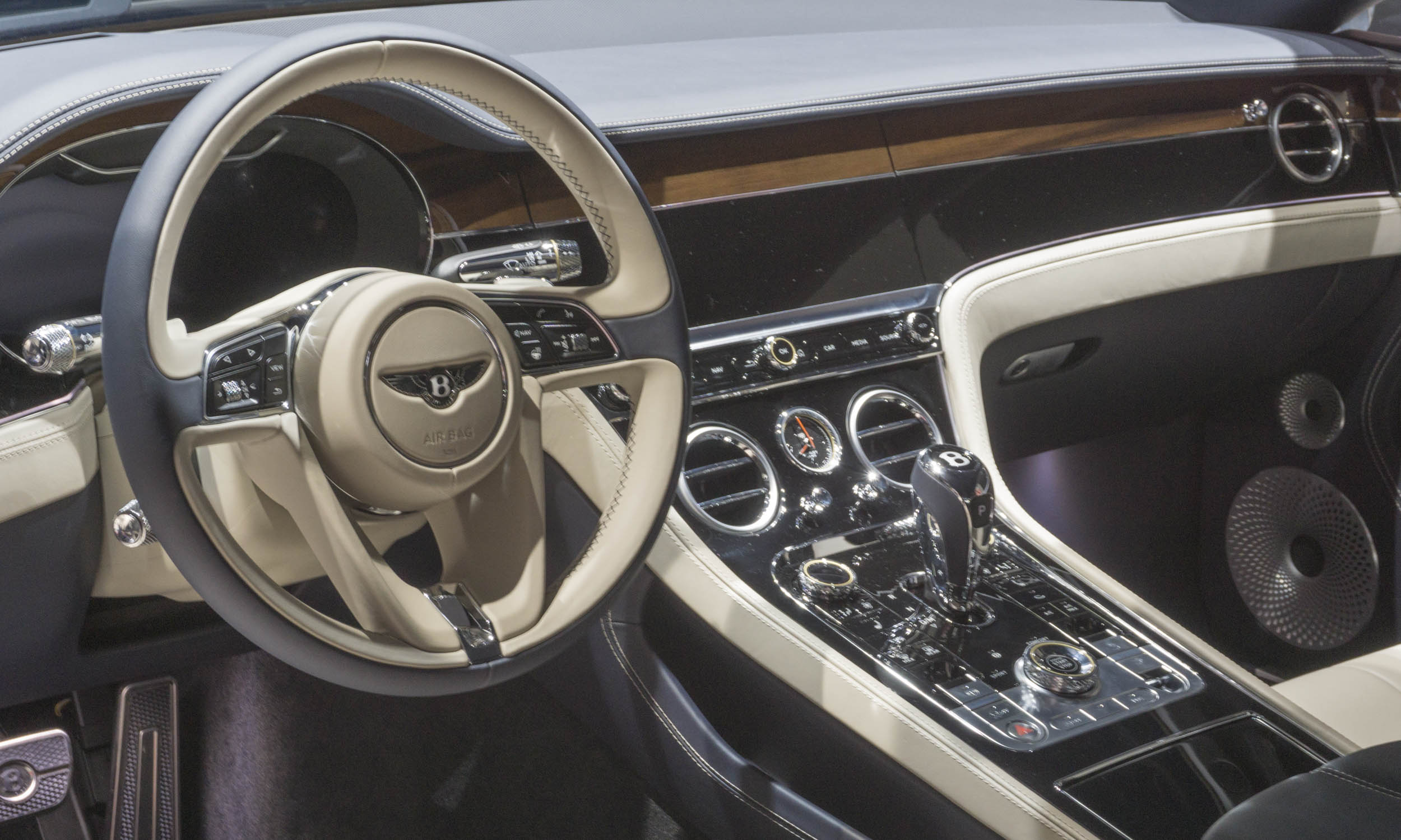 Frankfurt 2017: Bentley Premieres New Continental GT