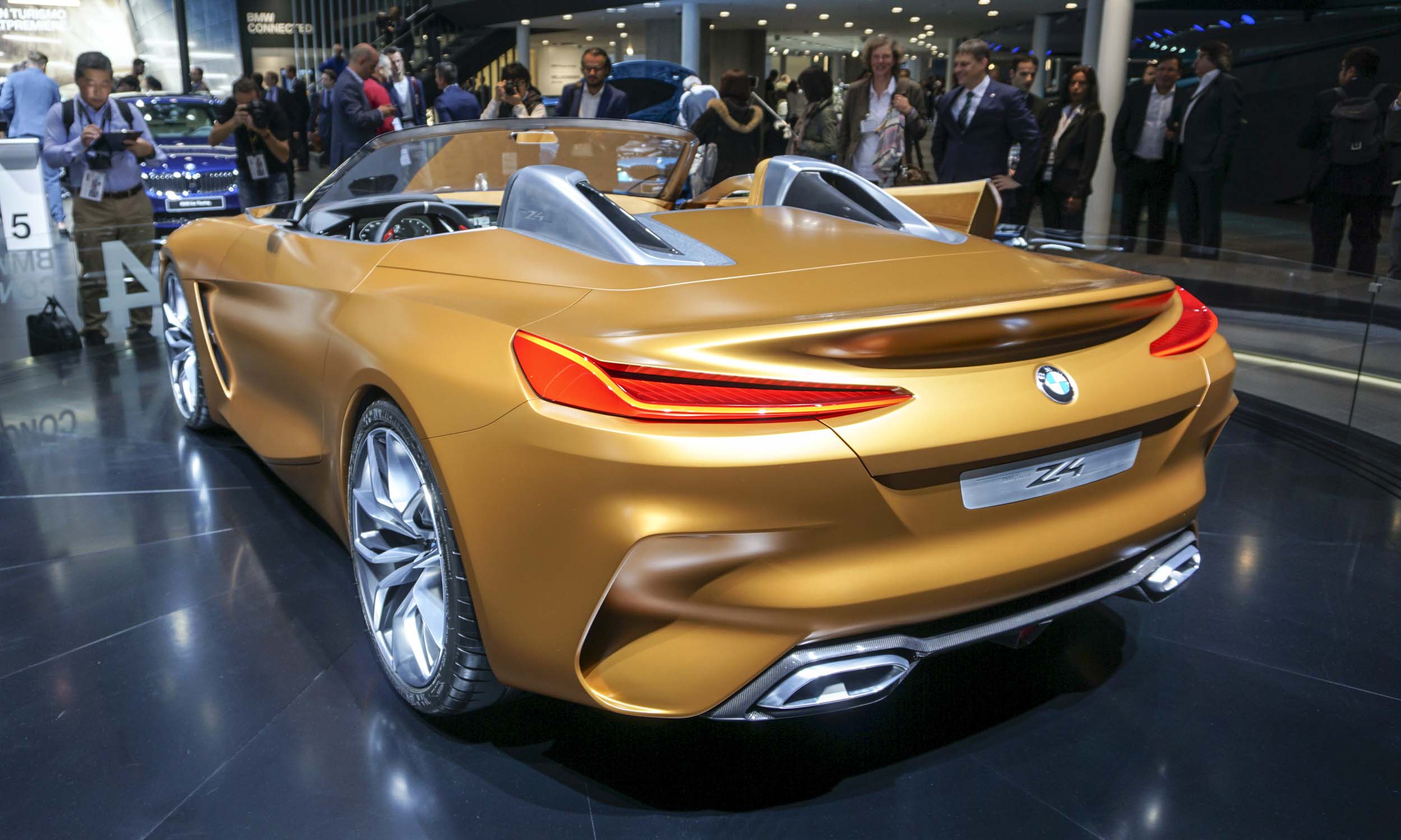 2017 Frankfurt Motor Show: BMW Unveils Future Models
