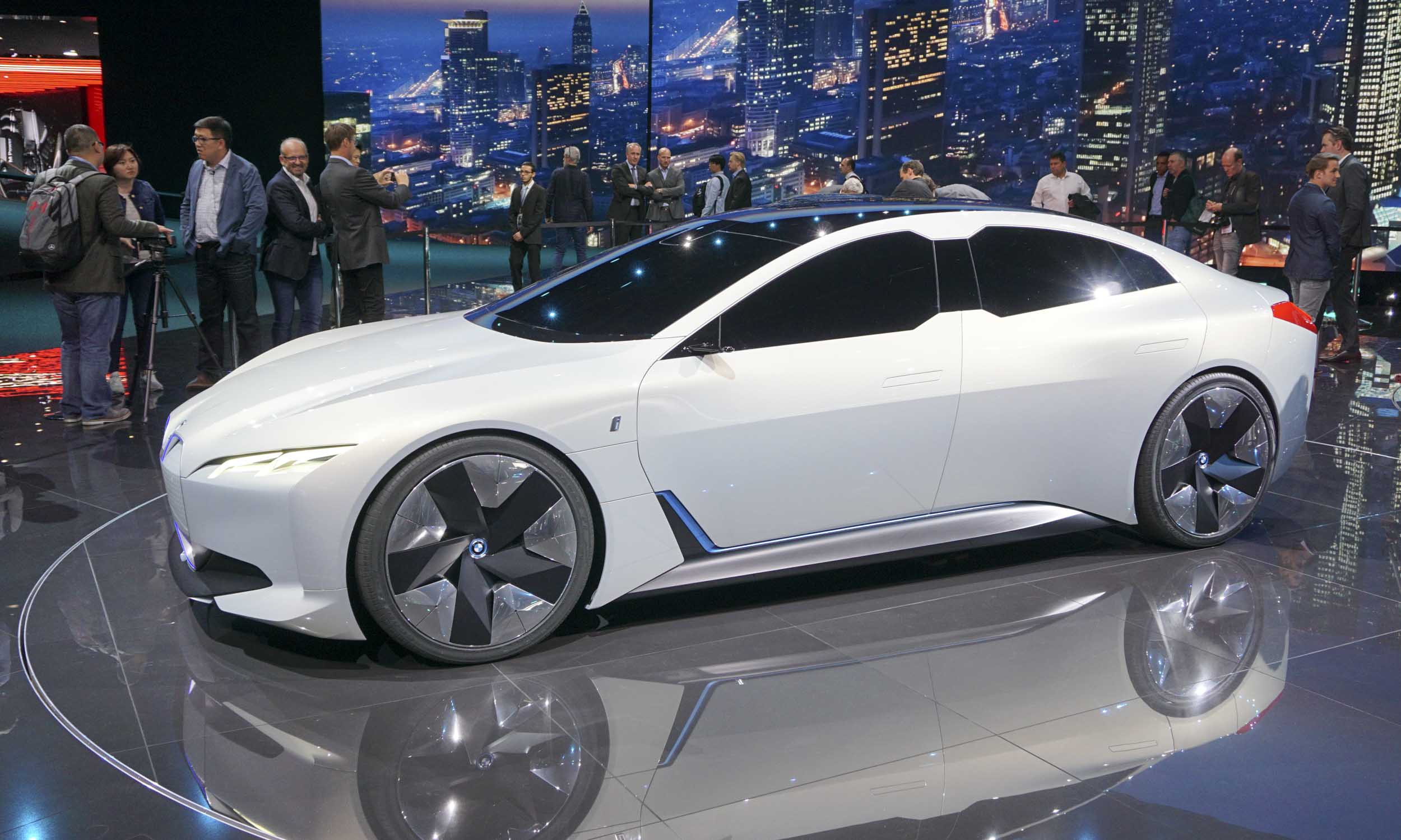 2017 Frankfurt Motor Show: BMW Unveils Future Models