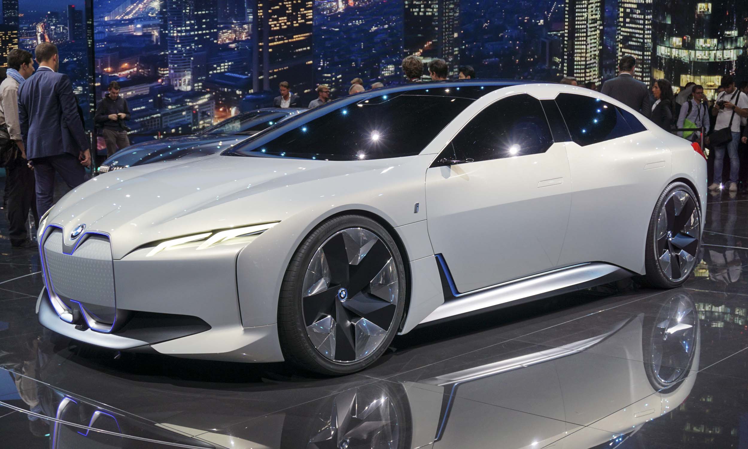 2017 Frankfurt Motor Show: BMW Unveils Future Models