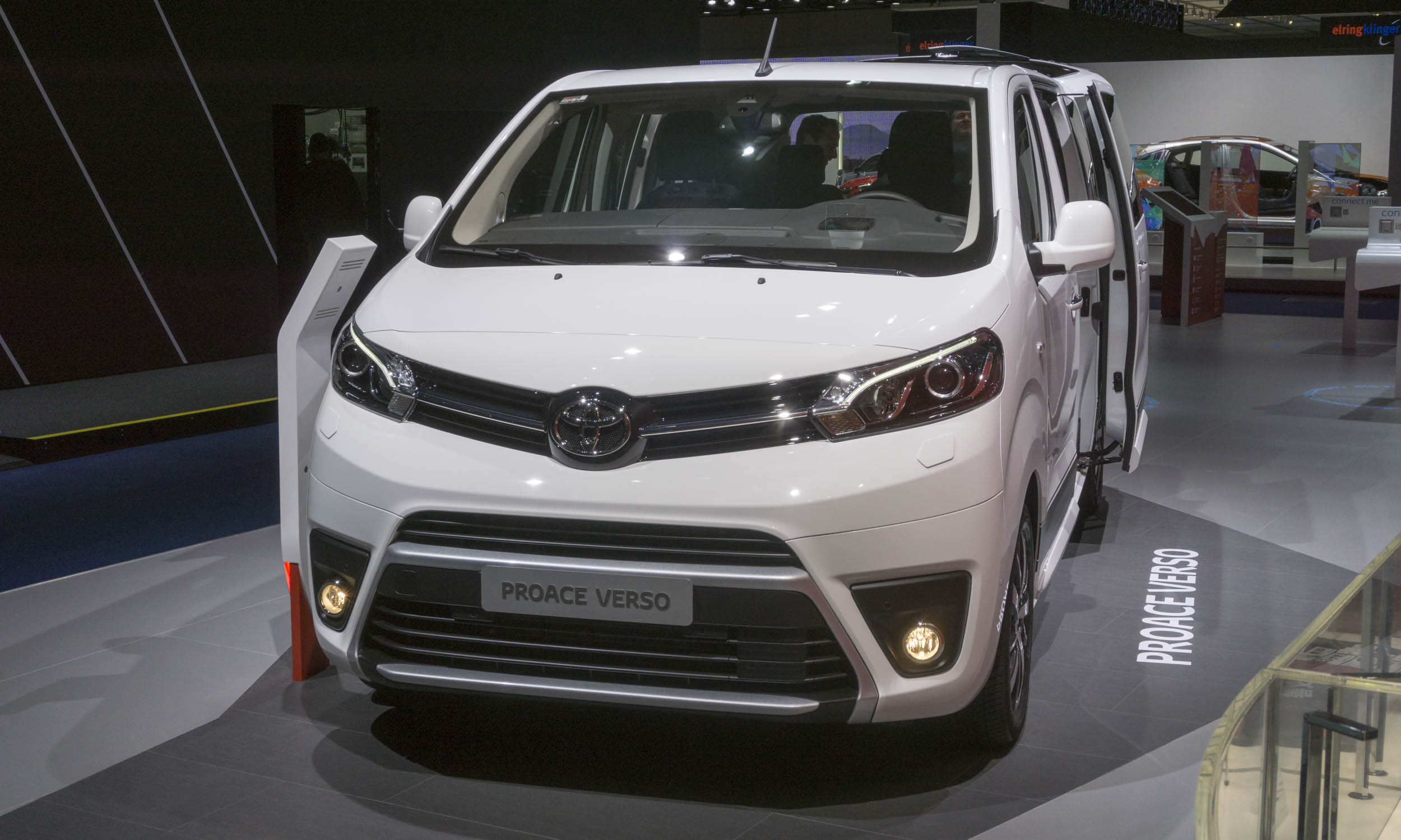 2017 Frankfurt Motor Show: Versatile Vans