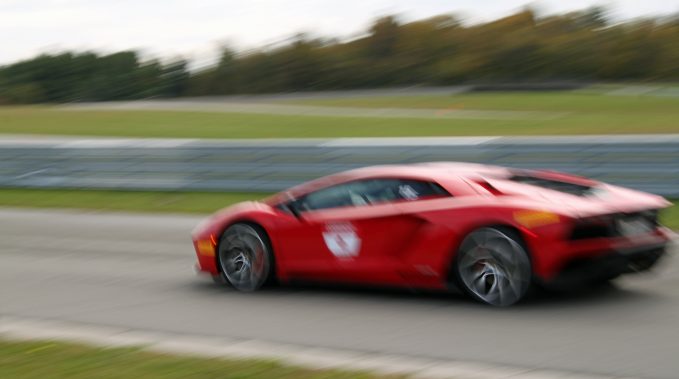 2017 Lamborghini Aventador S Track Test