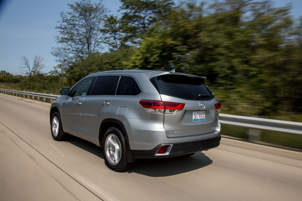 2017 Toyota Highlander:  AutoAfterWorld