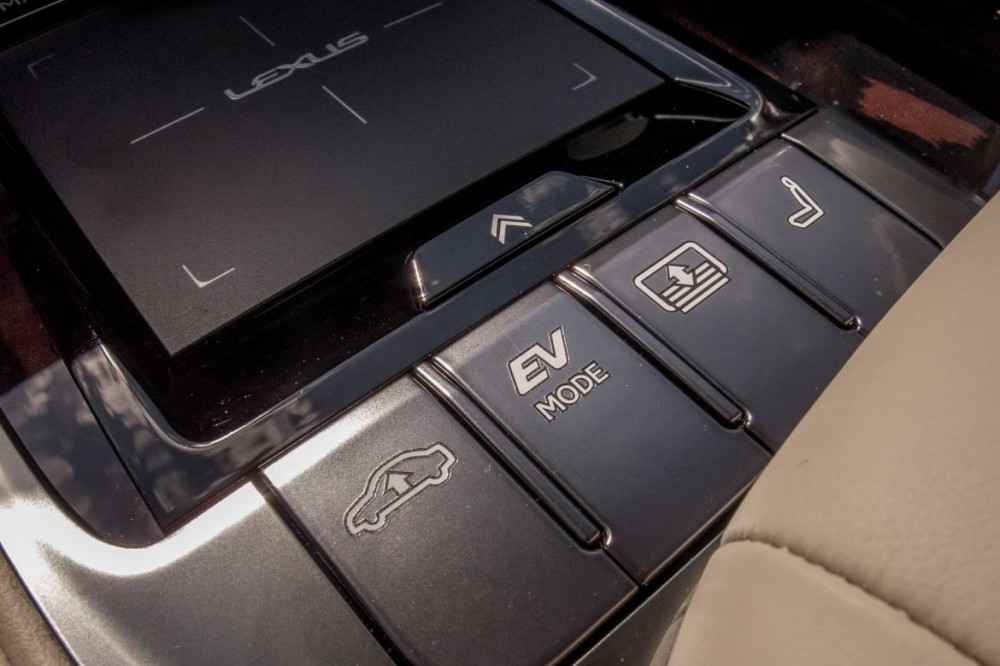 2018 Lexus LS 500 and 500h: AutoAfterWorld 19 2018 Lexus LS 500 and 500h: AutoAfterWorld
