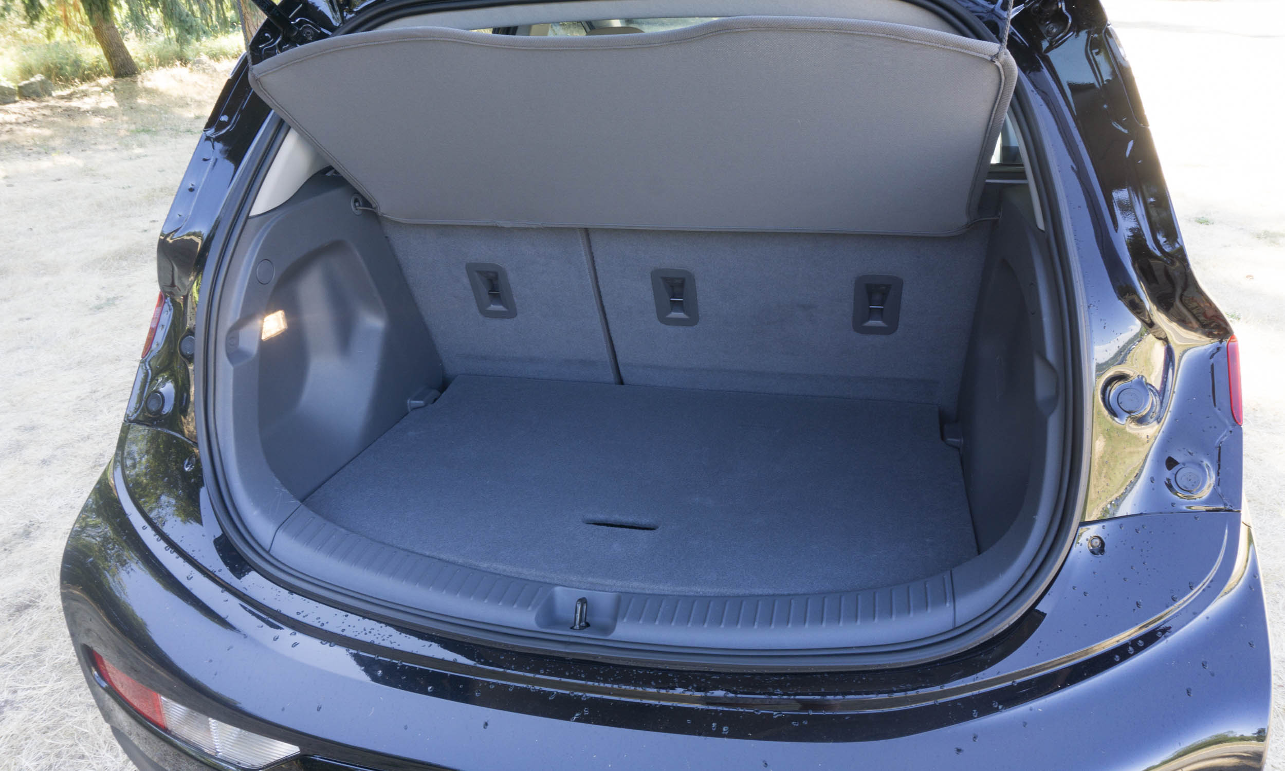 2017 Chevrolet Bolt EV: Review