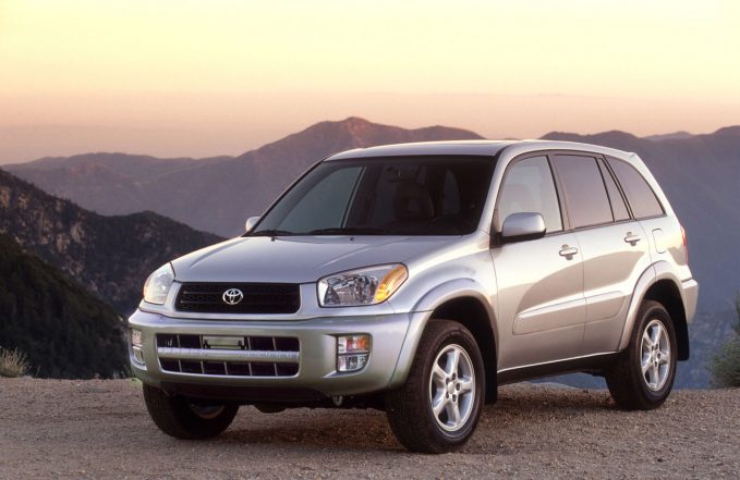 Top 10 Cars Owners Keep for 15 Years or More