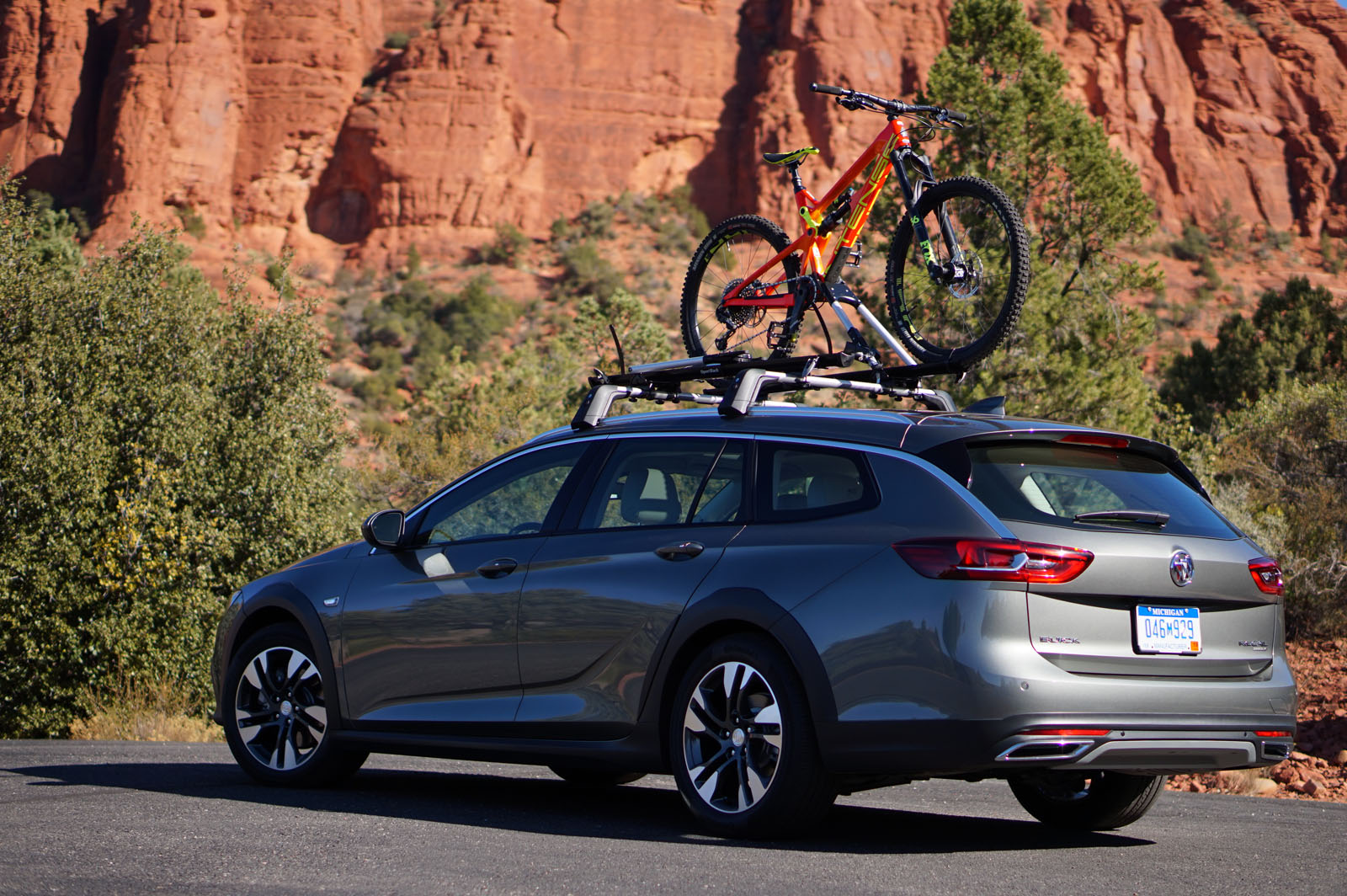 2018 Buick Regal TourX Review and First Drive