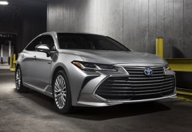 Brand New 2019 Toyota Avalon Debuts: 5 Things You Need to Know