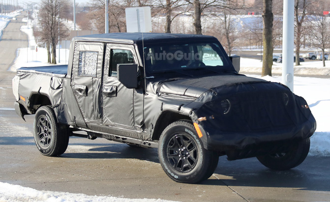 Jeep Scrambler Pickup Spotted Again in Spy Shots