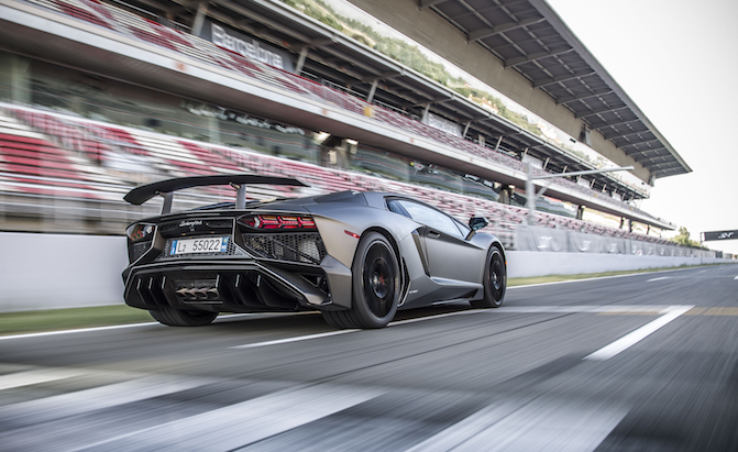 Report: Aventador Replacement May Go Hybrid