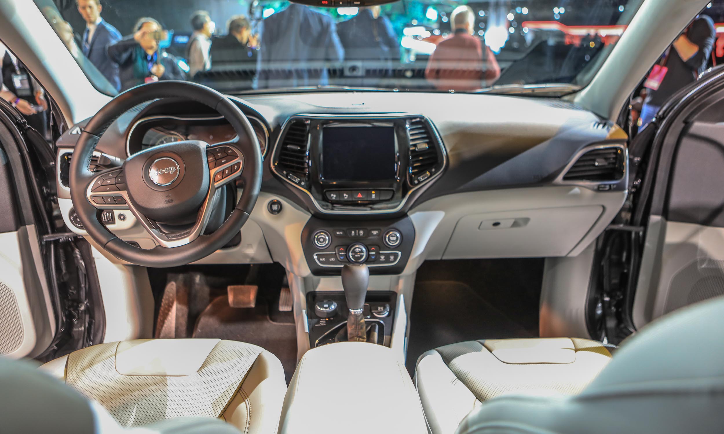 2018 Detroit Auto Show: 2019 Jeep Cherokee