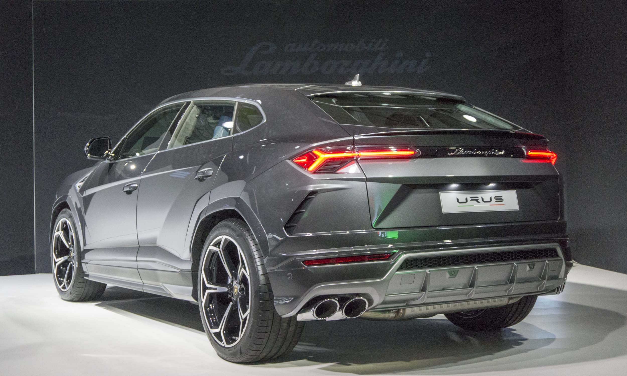 2018 Detroit Auto Show: 2018 Lamborghini Urus