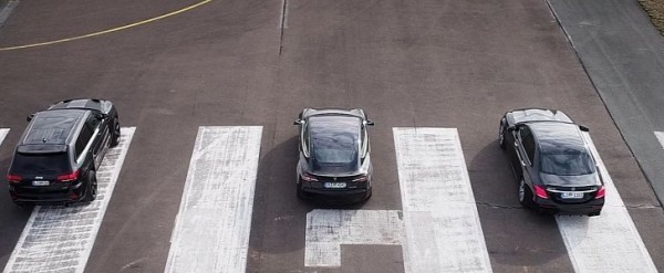 Tesla Model 3 Takes on Mercedes-AMG E63 and Jeep SRT8 in Drag Race
