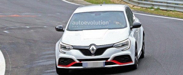 Renault Megane RS Trophy-R Looks Hardcore With Vented Hood and Stripped Interior