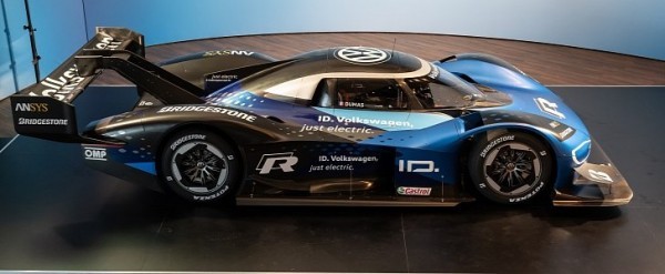 Volkswagen ID. R in Nurburgring configuration Volkswagen ID. R Prepares To Break Nurburgring Lap Record For EVs