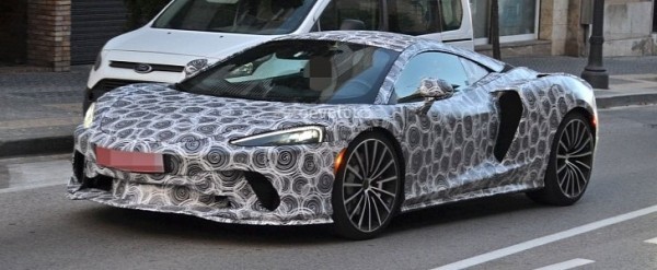 McLaren GT Spotted in Traffic, Shown Production Design Details