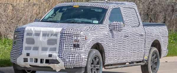 Next Ford F-150 Spotted in Traffic, Looks Similar To Current Model