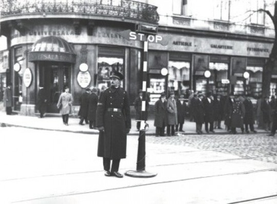 Road Traffic History - Before the Streets Got Swamped